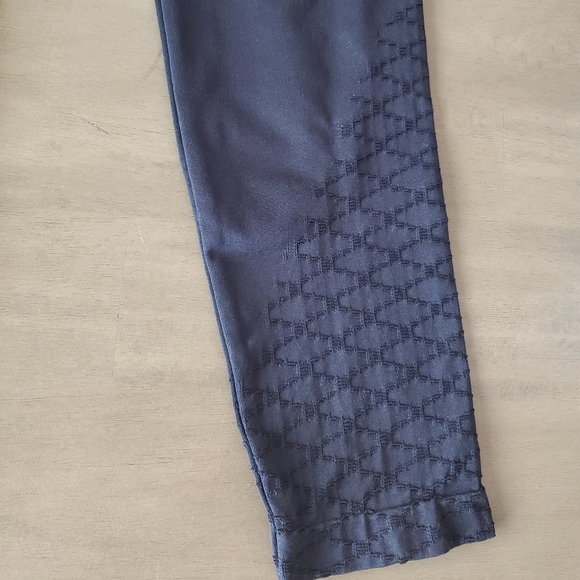 Motherhood Maternity Cropped Leggings NWT - Picture 4 of 9
